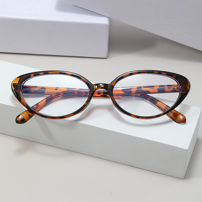 Monture de lunettes œil de chat vintage légère petite monture anti-lumière bleue lunettes sans ordonnance pour femmes lunettes de mode