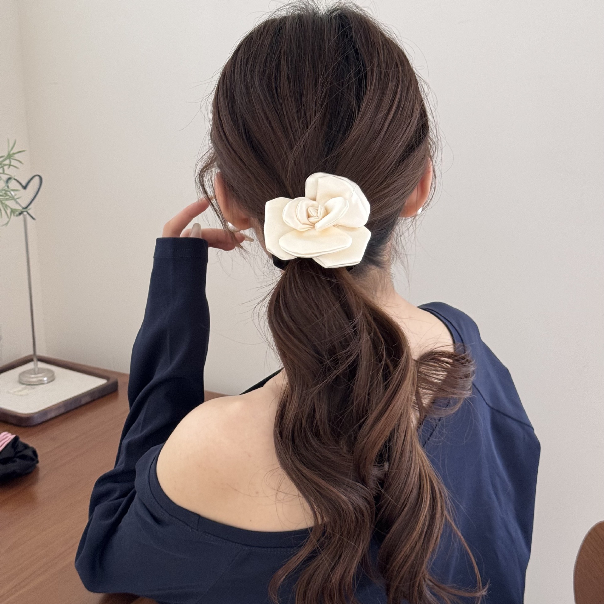 Chouchous en tissu camélia à haute élasticité, bandes de cheveux rétro françaises, accessoires de cheveux à la mode pour femmes et filles, nouvelle collection
