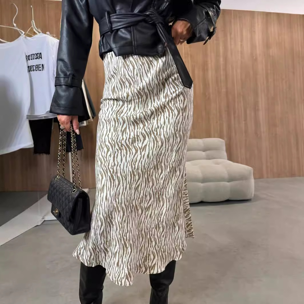 Jupe midi pour femme à imprimé abstrait, taille haute et silhouette fluide, élégante et chic pour un look urbain
