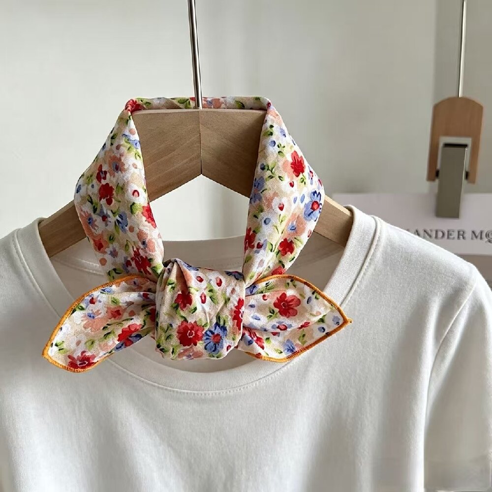 Petit foulard carré à imprimé floral en soie, foulard fin rétro pour femmes, printemps-été, foulards à fleurs tendance, 55*55