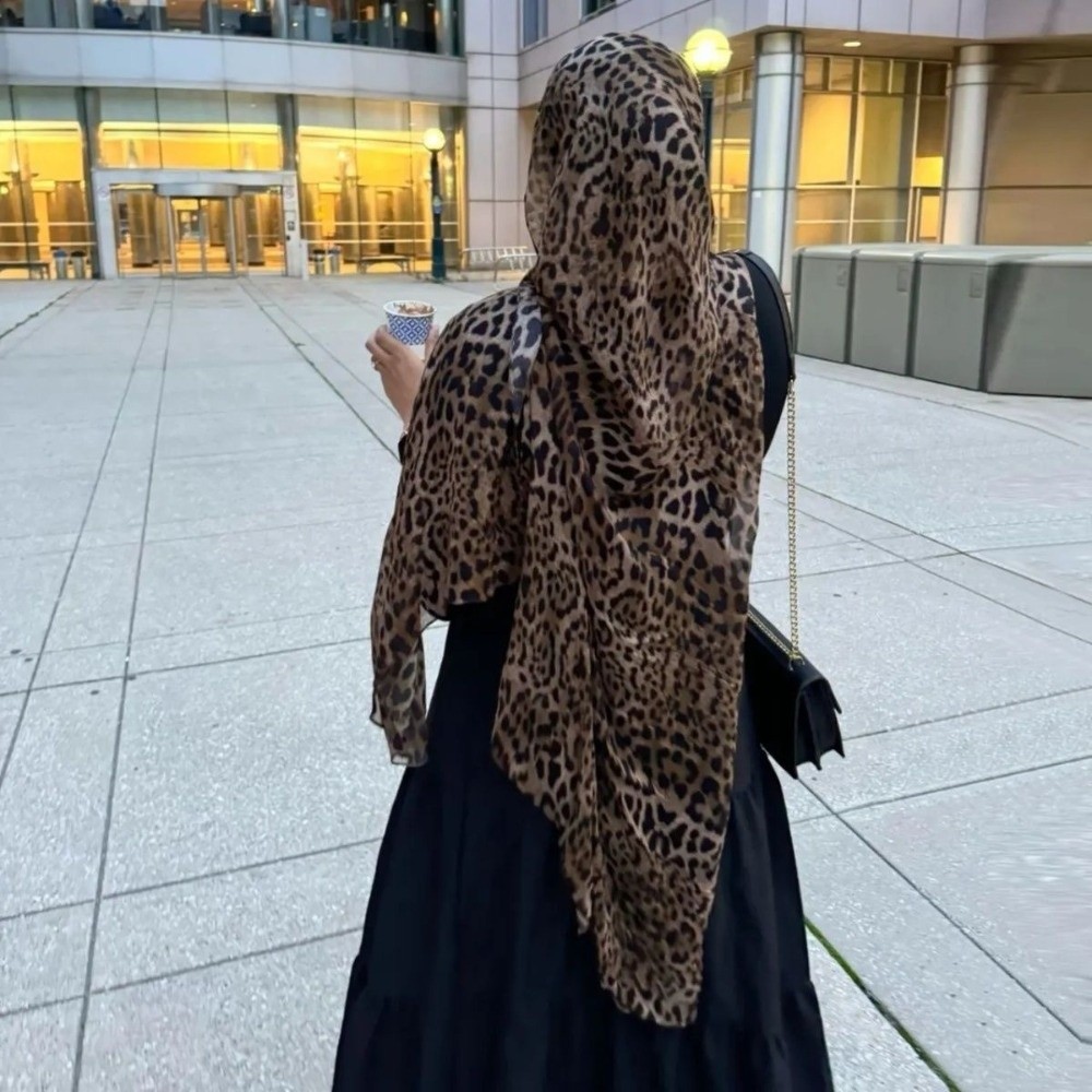 Nouvelle Écharpe Tendance Grande Taille à Imprimé Léopard Doux, Étole en Voile Élégante et Fine pour Femme