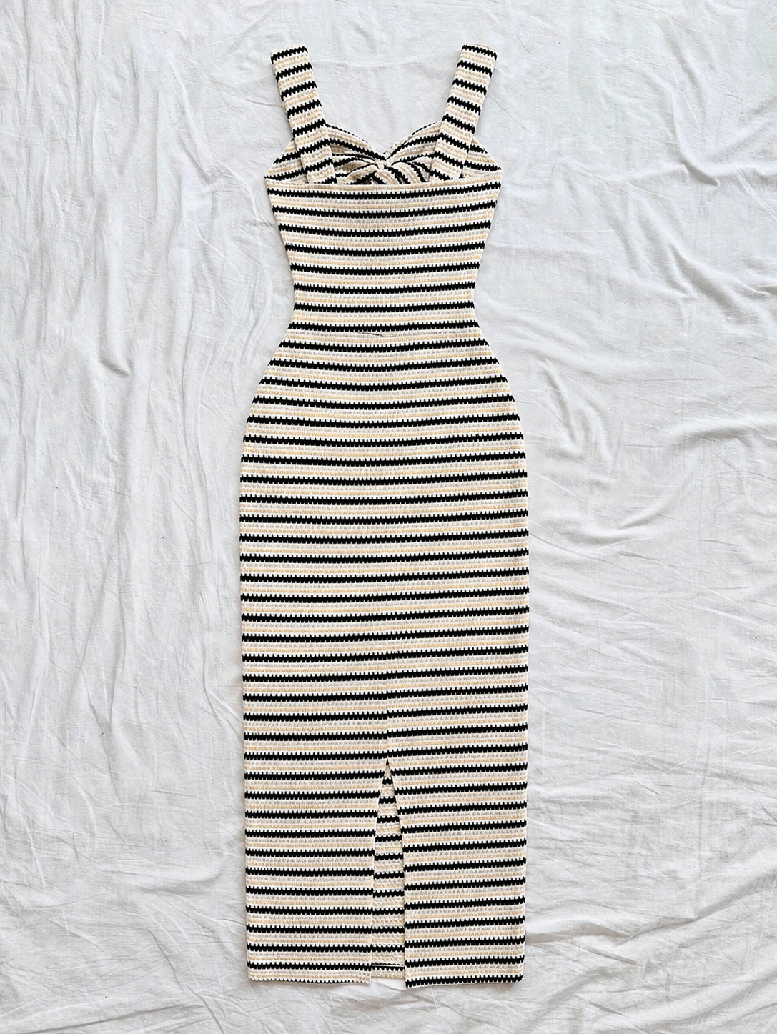 Robe longue élégante pour femme, robe rayée sans bretelles à fines bretelles avec détail torsadé et fente au dos