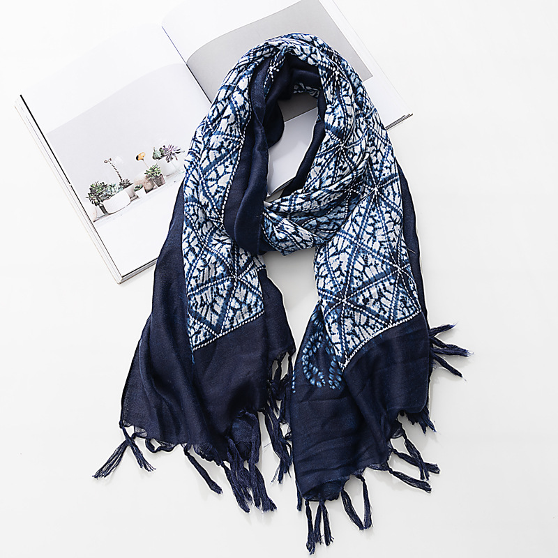 Foulard Coloré Batik pour Femme Musulmane, Long Châle, Style Ethnique, Bandana Chaud, Pompon, Bleu Marine, Hiver, 100x185cm