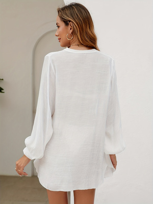 Robe de plage blanche texturée à manches longues pour femme, col en V, boutonnée, manches ballon, ourlet asymétrique, style chemise