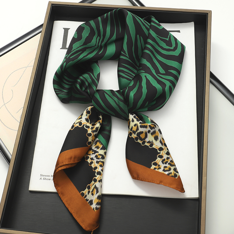 Foulard en soie pour femmes, petit Foulard carré en Satin imprimé, mouchoir, Bandana, cou, cheveux, cravate fine, châles, 70x70cm