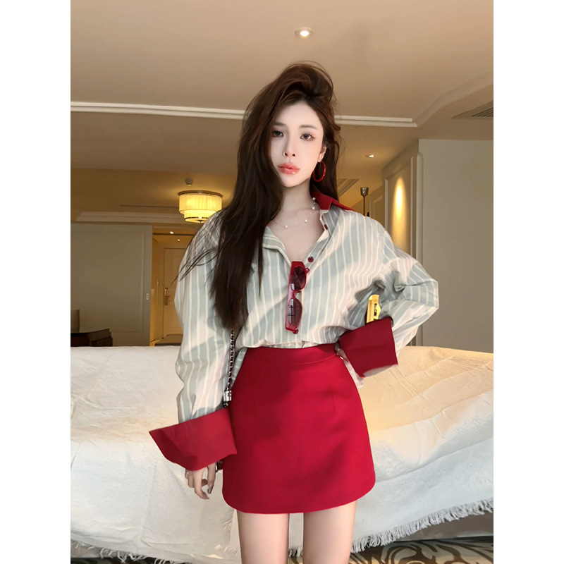 Chemise coréenne à manches longues pour femmes, rayé contrasté, avec jupe courte fine rétro rouge, ensemble deux pièces, automne