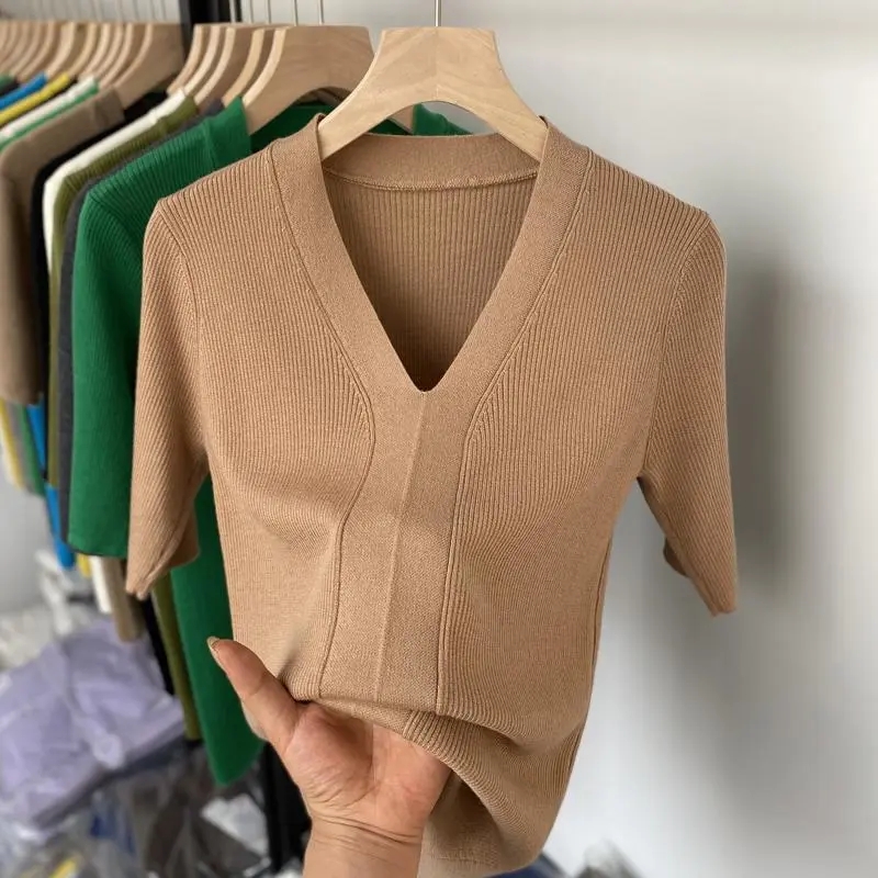 T-shirt basique à col en V et manches courtes, vêtements esthétiques fins, chemisiers d'été pour femmes, vêtements décontractés esthétiques, élégants