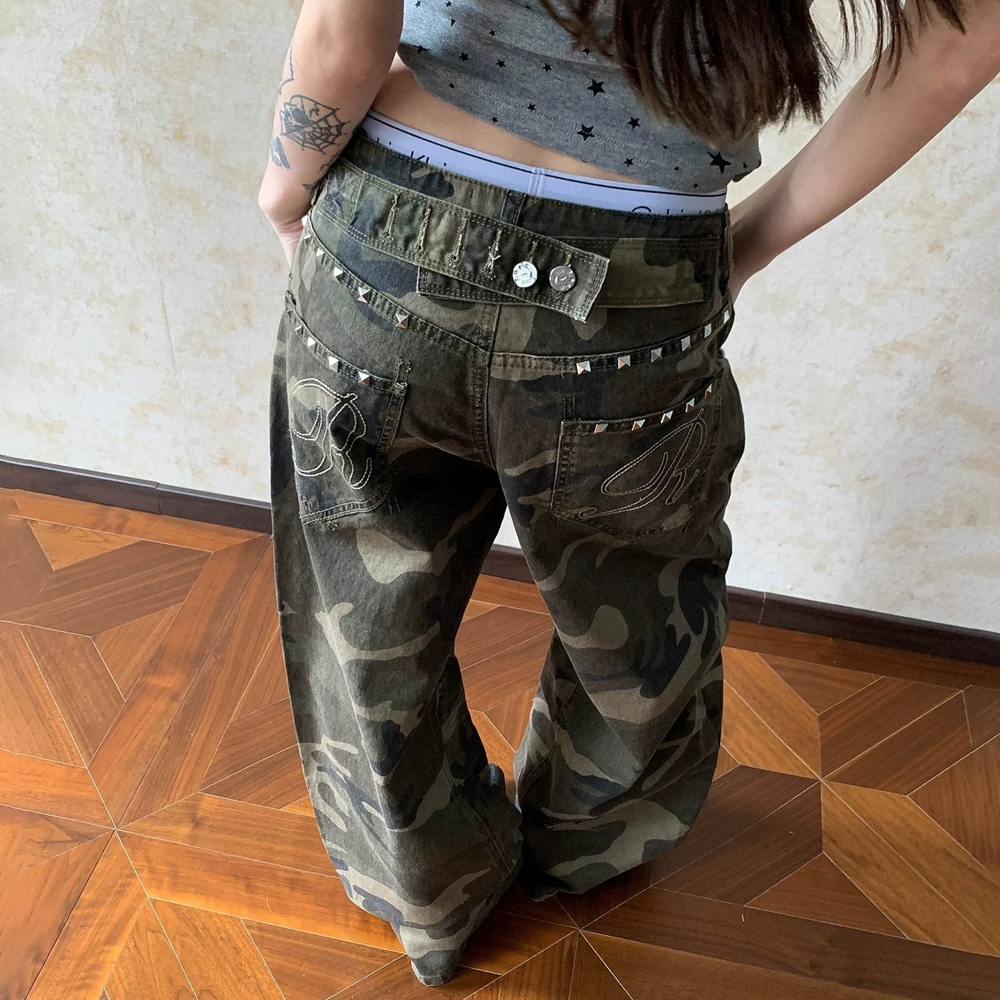 Pantalon Cargo Camouflage Homme Femme, Coupe Ample et Large, Style Vintage Streetwear Décontracté, avec Boucle Paris, Long
