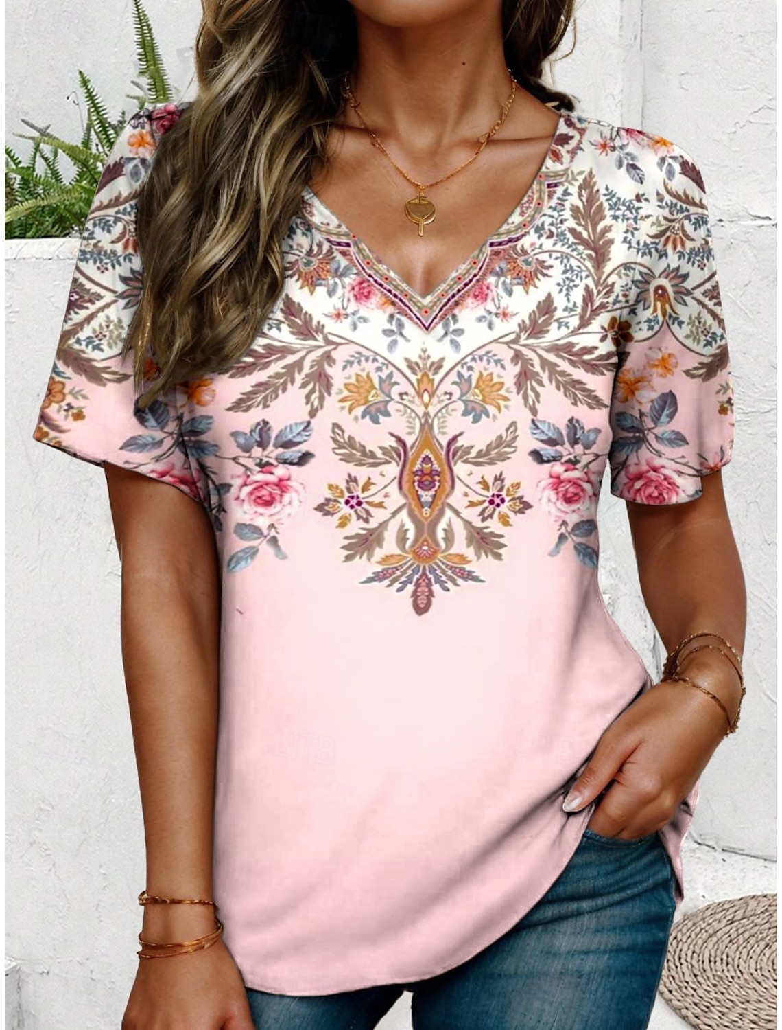 2025 ethnique femmes T-Shirt Vintage graphique mode à manches courtes col en v hauts réguliers quotidien impression T-Shirt été printemps décontracté hauts