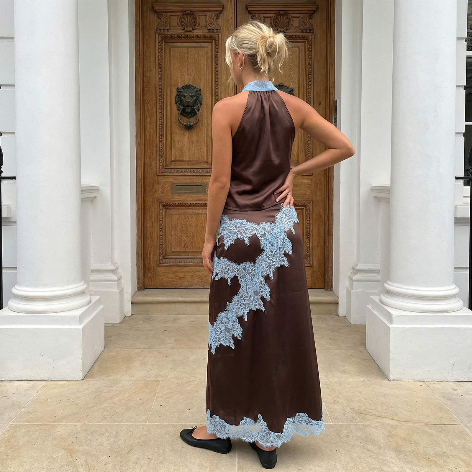 Tenues 2 pièces pour femmes, couleur unie, élégantes, avec empiècements en dentelle, sans manches, col en V profond, hauts en satin et jupe longue, costumes d'été