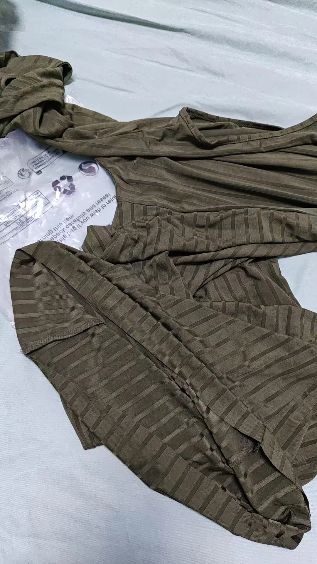 Robe noire en maille pour femme, col rond, manches longues, moulante, mi-longue, élégante, très extensible, légère et ample