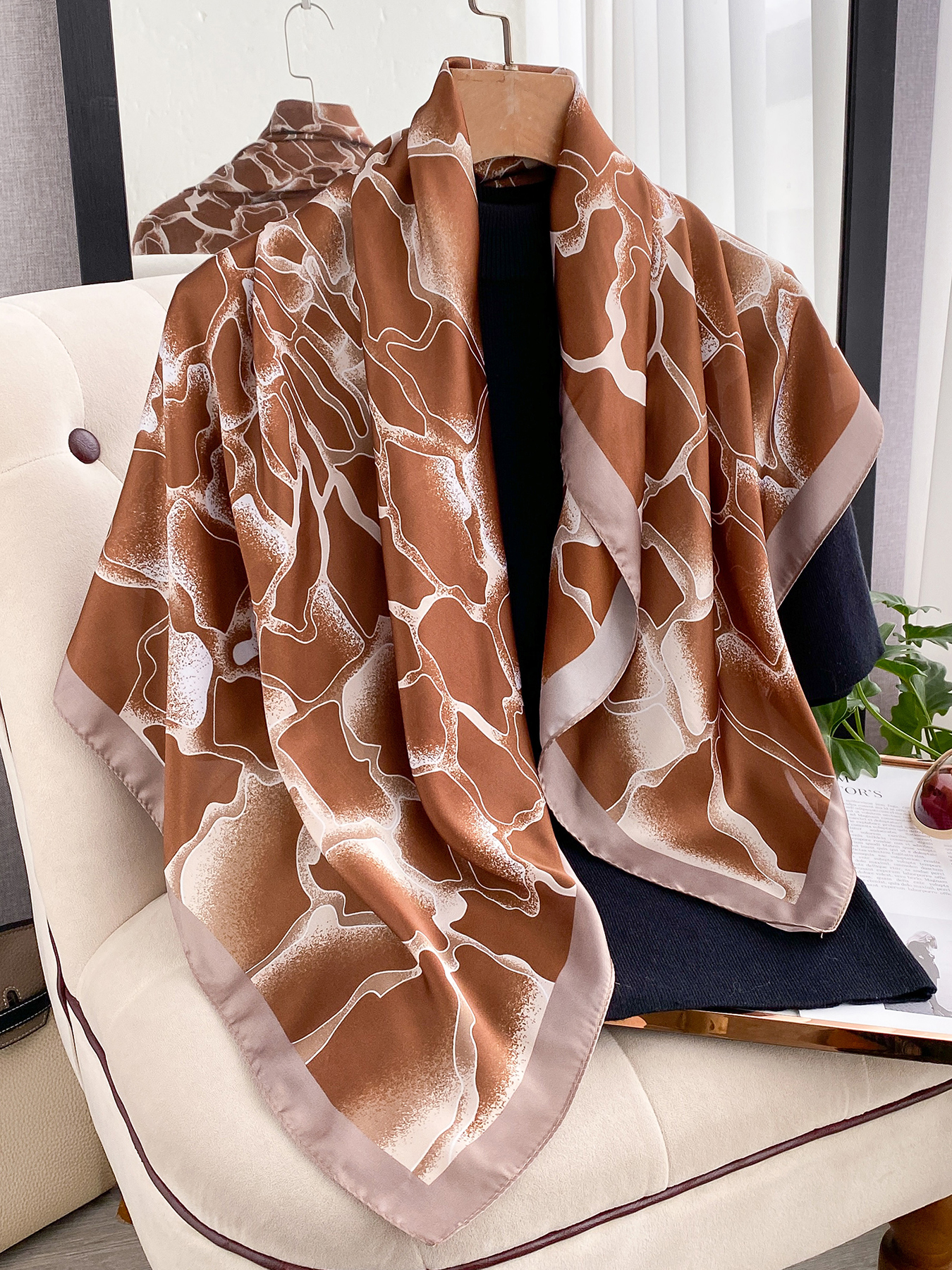 Foulard carré en soie imprimé léopard 90 cm, écharpe pour cheveux, foulard de créateur pour femme, hijab, châle en satin doux, bandeau