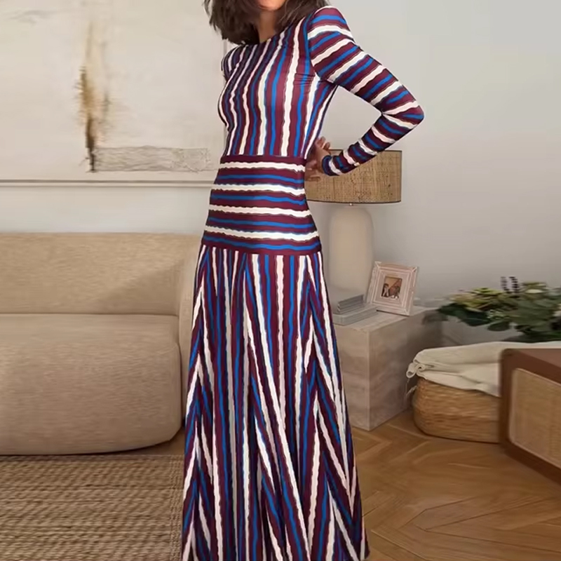 Robe longue à taille haute pour l'automne, à rayures vintage imprimées, style bohème, élégante, col rond, manches longues, pour femmes, idéale pour les vacances.