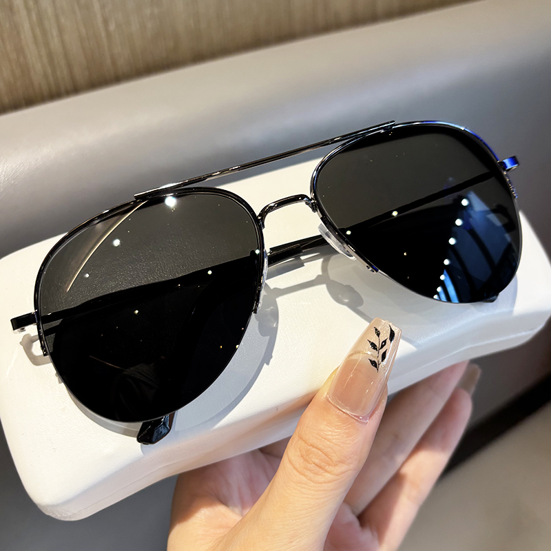 Lunettes de soleil pilote demi-monture pour hommes et femmes, grands visages polyvalents, rend les gens plus fins, conduite UV, Anti-Toad, personnalité