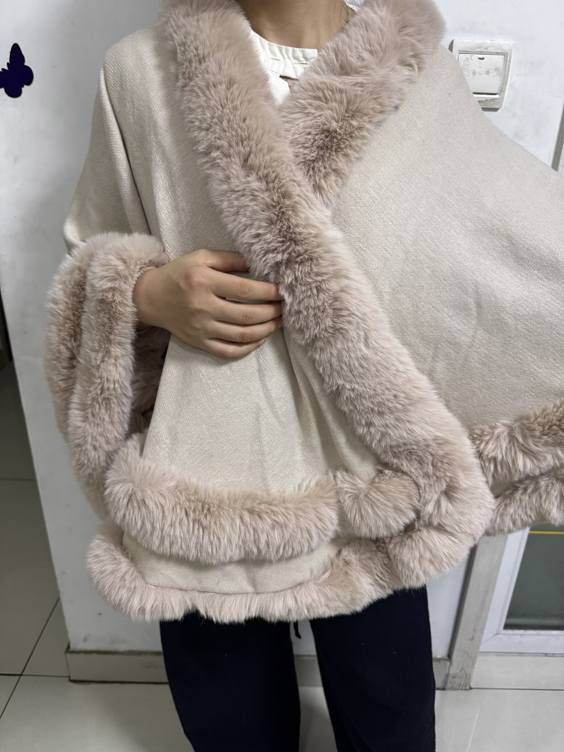 Cape de luxe pour femme, 5 couleurs, automne-hiver, épaisse et chaude, avec 2 cercles en fausse fourrure de lapin, idéale pour mariage