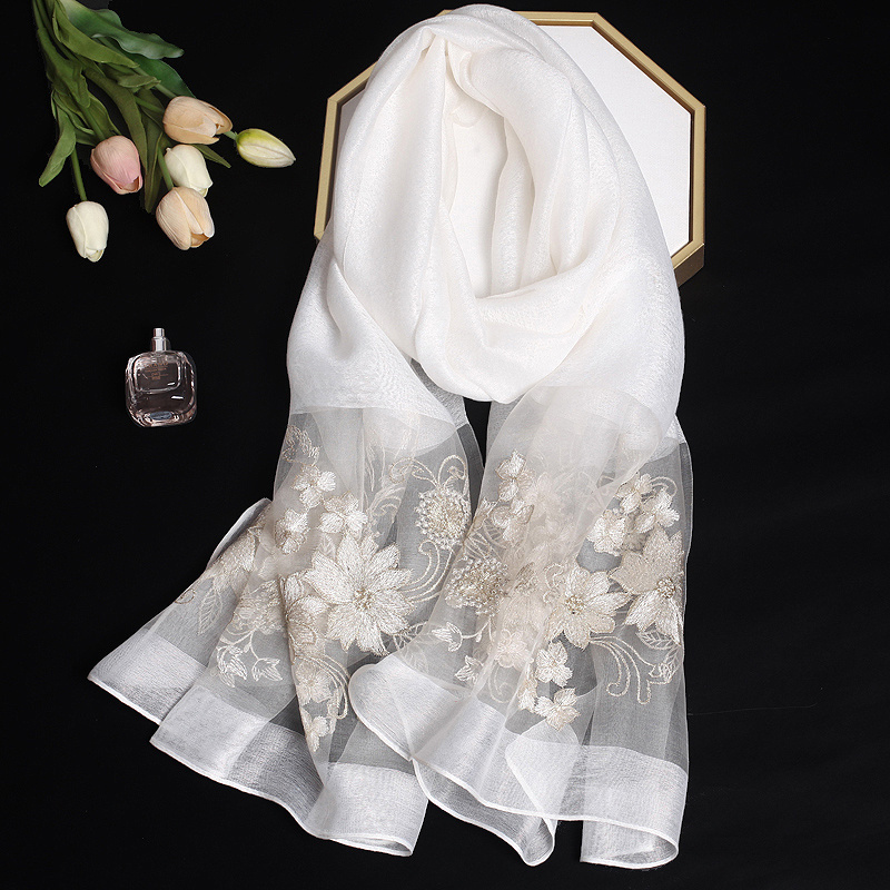 Foulard châle en soie de luxe pour femmes, Design brodé de fleurs, enveloppes Hijab, Bufandas, Foulard féminin, 2024