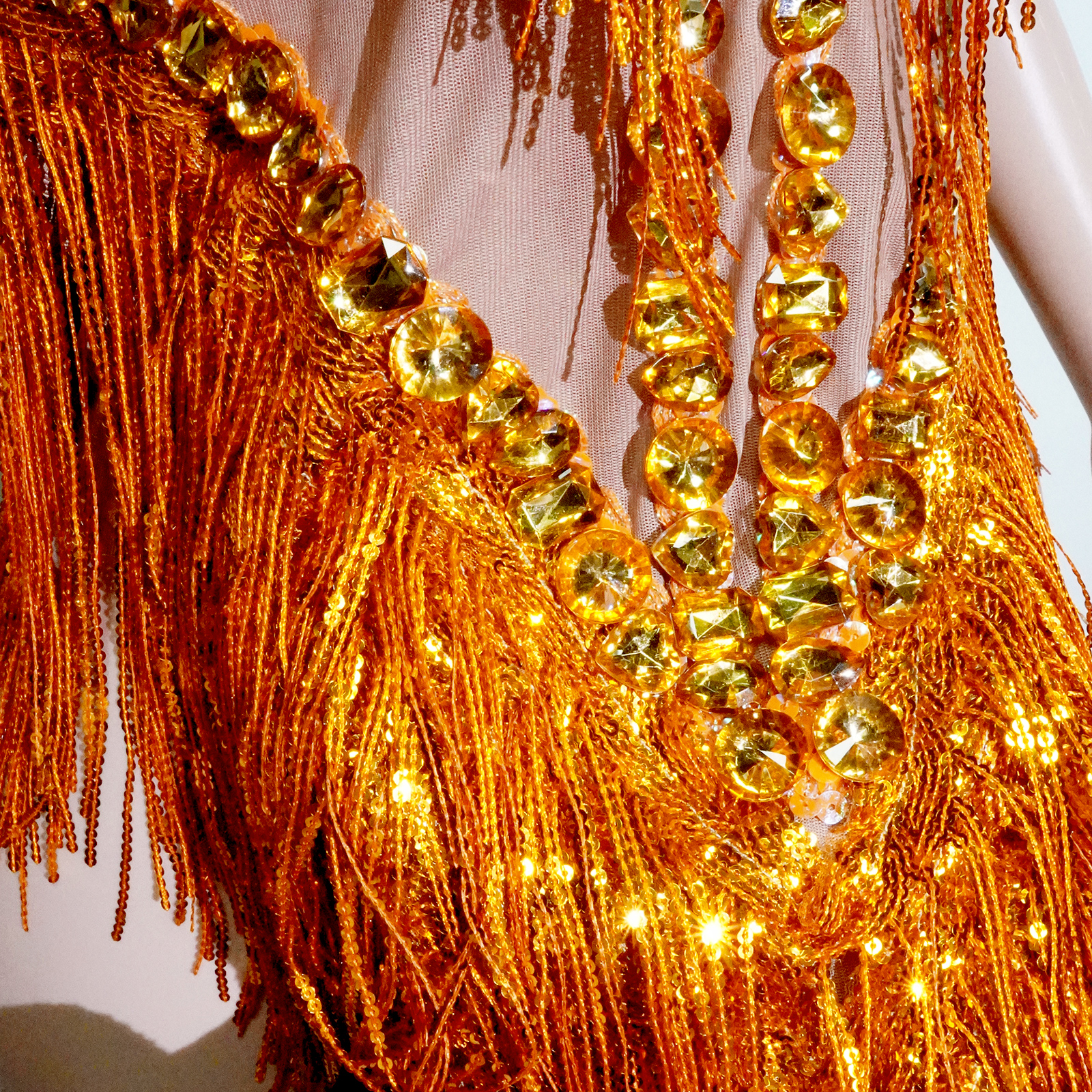 Jupe pour femme à franges, sequins et strass, en maille transparente, robe de soirée d'anniversaire, costume de danse latine, performance scénique, boîte de nuit, bar