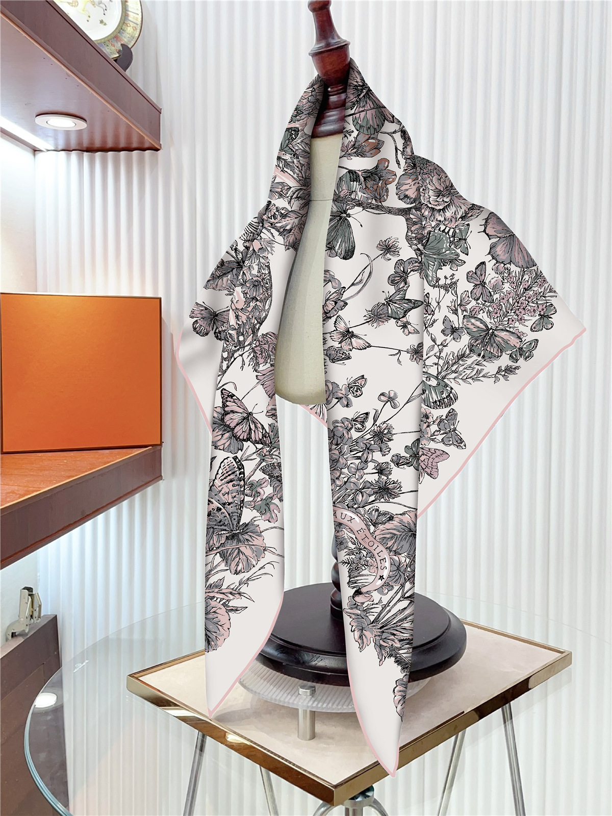 Foulard en soie sergé 90cm, châle de luxe imprimé fleurs papillon, Foulard carré pour femmes, Hijabs, Bandana, Foulard, foulard de tête