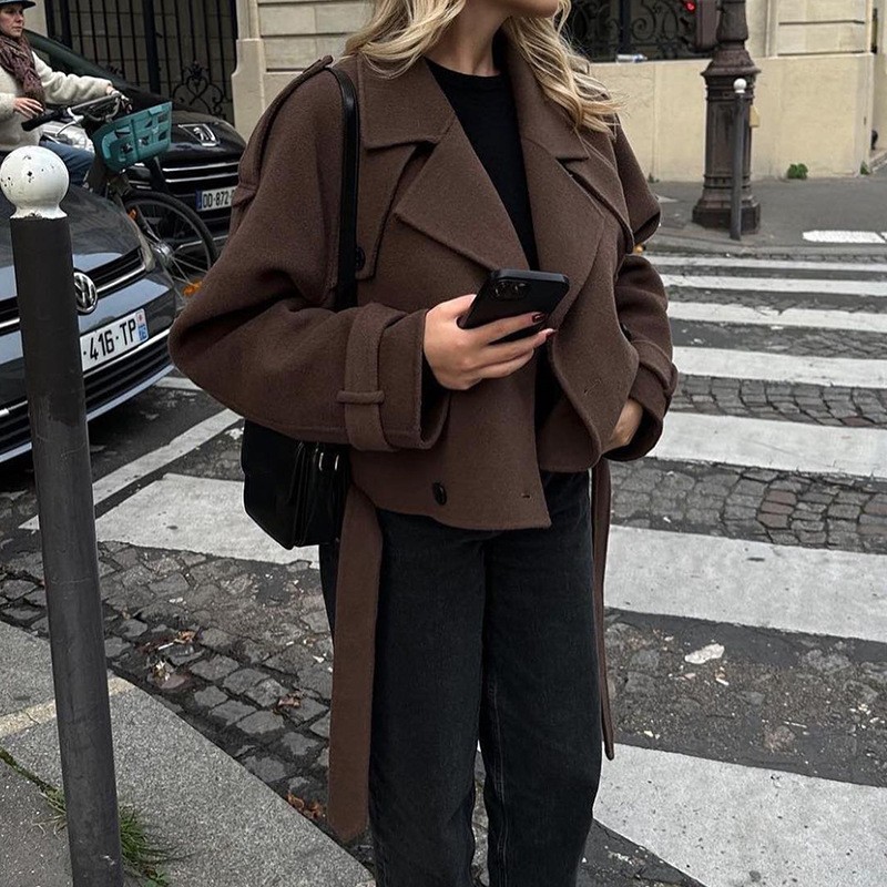 Manteau femme 2026 décontracté 2025 Nouveau manteau court en laine à grand revers avec ceinture, veste à la mode, vêtements pour femmes