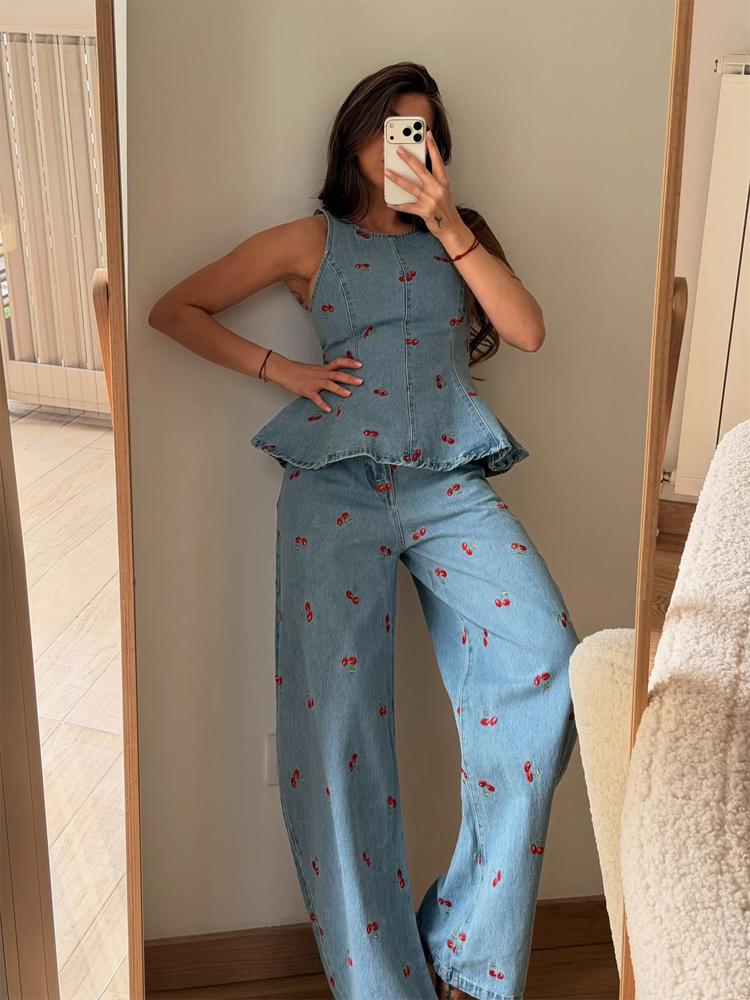 Ensemble deux pièces en jean imprimé sans manches pour femme : haut court élégant à col rond et pantalon long – Tenue de rue tendance 2026