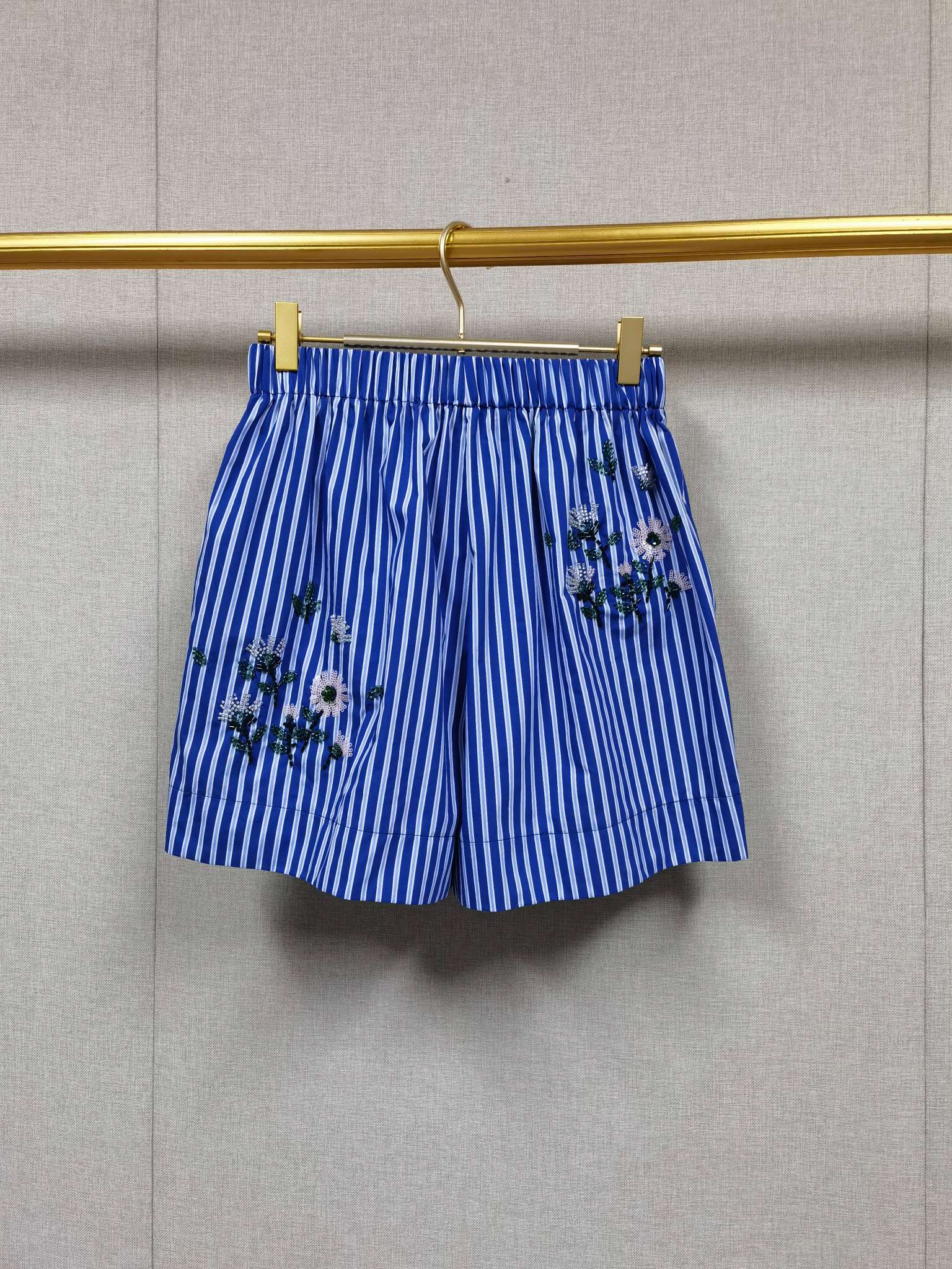 Chemisier ample rayé à broderie de perles florales pour femme avec cordon de serrage à la taille ou short taille haute élastique – Nouveauté été 2026