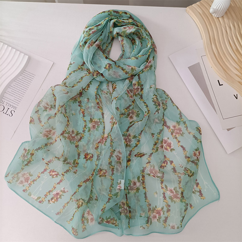 Rouge petite fleur femmes élégant en mousseline de soie Georgette Bandana écharpe été plage crème solaire mince Hijab