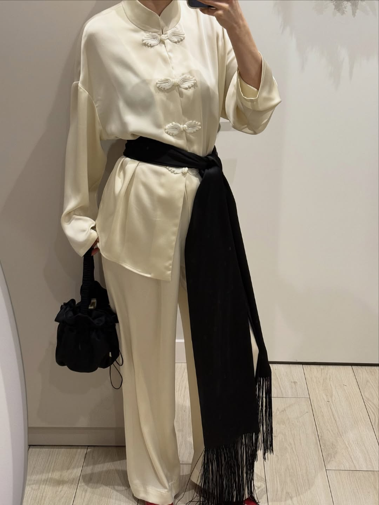 Écharpe en satin à franges et pompons pour femme, longue et fluide, ceinture de taille, accessoire élégant Printemps-Été 2026