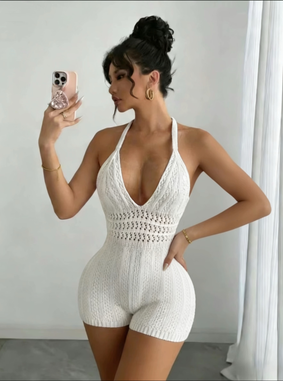 Combinaison Courte Bohème en Crochet pour Femme 2026 – Blanche, Dos Nu, Coupe Ajustée, Tricotée – Idéale pour Vacances à la Plage et Festivals d'Été