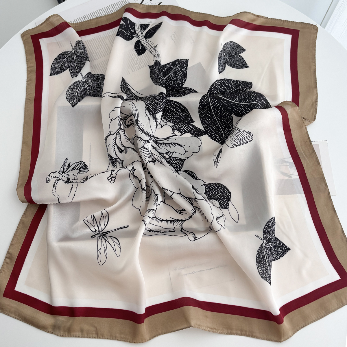 Écharpe carrée de luxe à imprimé floral pour femme, foulard en satin doux, bandeau pour cheveux, ruban, bandana