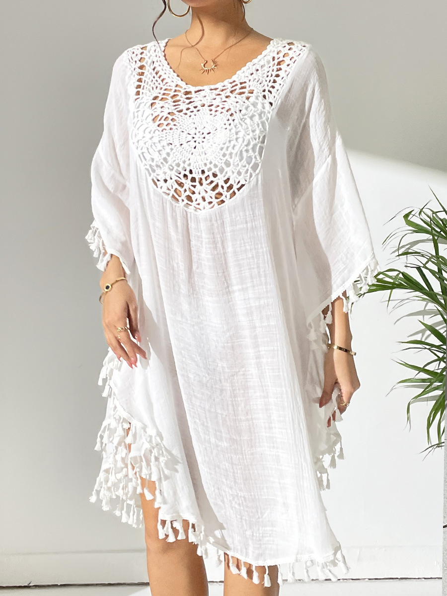 Robe de plage courte en tricot et crochet pour les vacances, style smock sexy, avec empiècements couleur unie et petits pompons, protection solaire