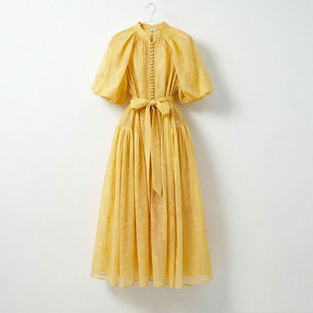 Robe longue bohème vintage brodée florale pour femme, col montant, manches bouffantes, taille haute à lacets, coupe ample et décontractée, élégante