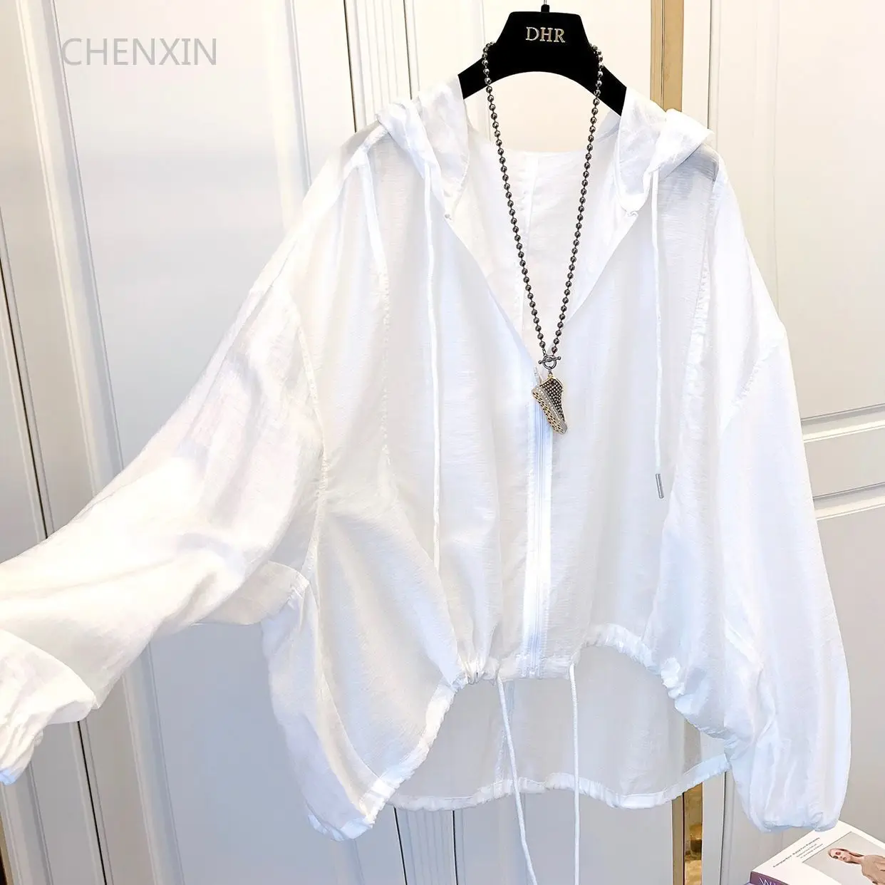 Vestes à Capuche pour Femme, Vêtements d'Extérieur Légers et Respirants, avec Fermeture Éclair Résistante au Soleil, Été