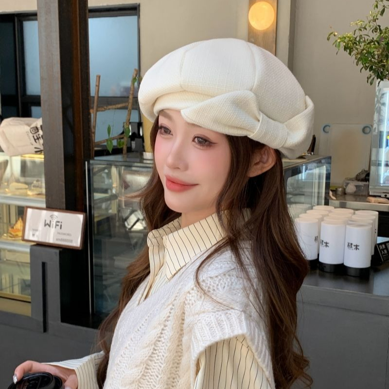 Béret rétro d'inspiration japonaise pour femme – Détail de nœud et coupe extensible douce, chapeau minimaliste élégant pour les plus grandes tailles de tête