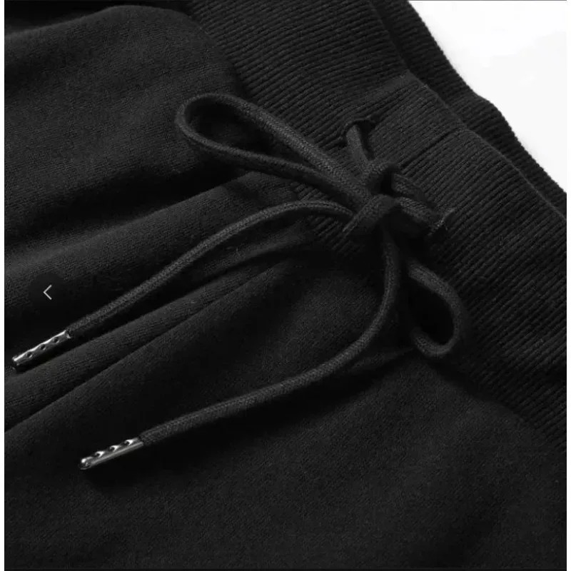 Shorts décontractés pour hommes, noir et blanc, tendance et polyvalents, style sportif. Nouveaux shorts d'été adaptés aux hommes et aux femmes