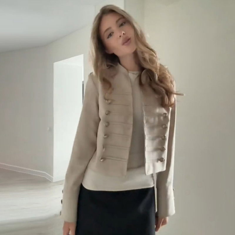 Veste courte chic en faux daim pour femmes, élégante, à col montant, ornée de boutons métalliques, manches longues, nouvelle veste décontractée pour femme.