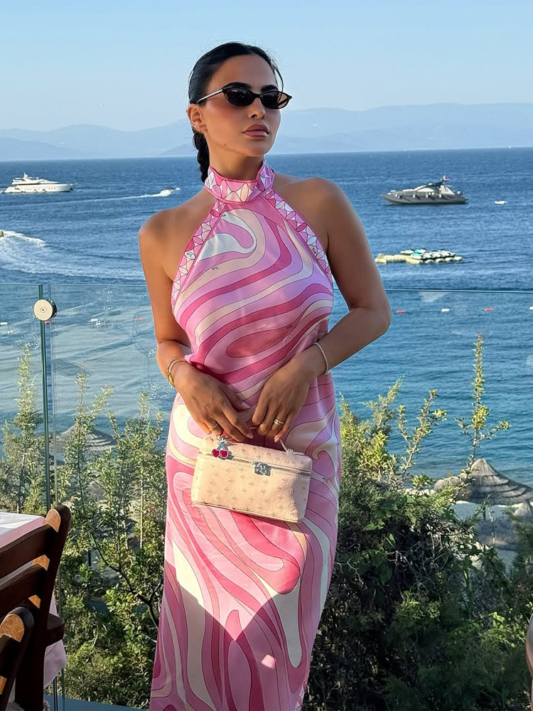 Robe Chic Imprimée Sexy pour Femme, Col Halter, Sans Manches, Épaules Dénudées, Dos Nu, Coupe Ample et Irrégulière, Collection 2026, Idéale pour les Vacances et le Style Urbain