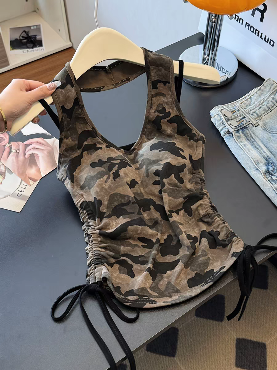 Camisole camouflage tendance pour femme, haut d'été sans manches avec soutien-gorge intégré, ourlet à cordon de serrage et effet deux couches