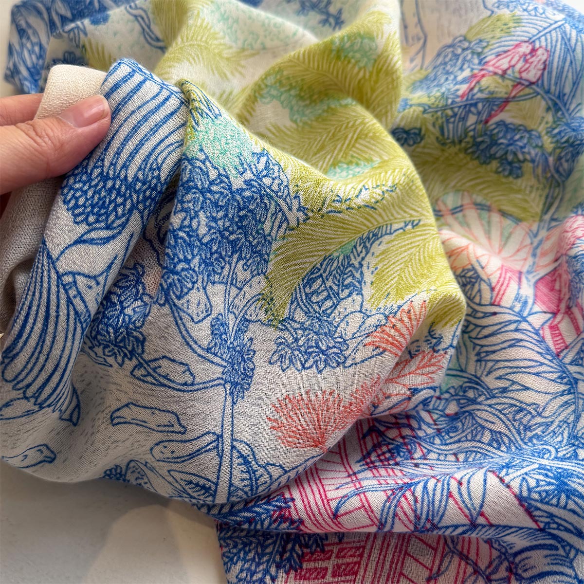 130x130CM nouveau luxe imprimé Satin soie carré écharpe pour les femmes été Protection solaire châle Hijab foulard mode Wrap Bandana