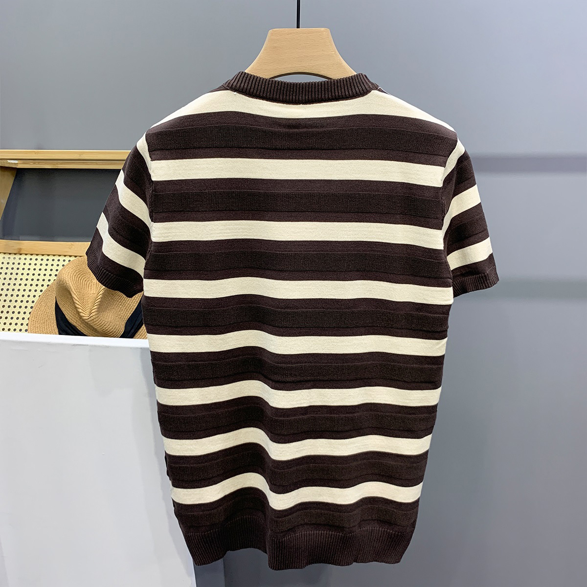 T-shirt en soie glacée tricoté à manches courtes et col rond pour homme, rayé, tendance estivale, en fibre de polyester rafraîchissante