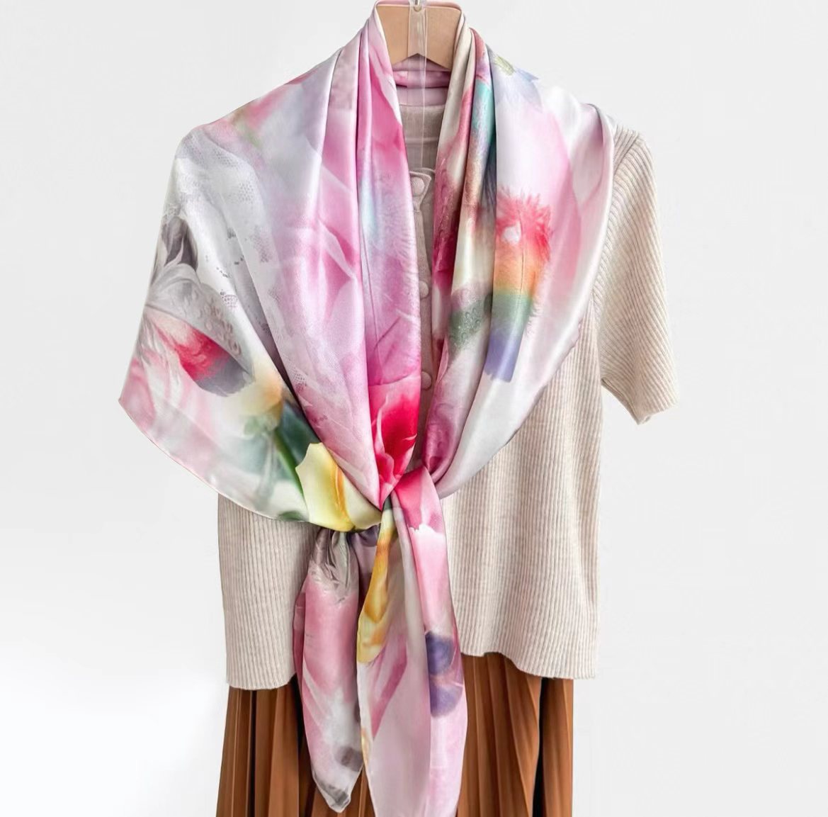 Écharpe en soie de mûrier 100 % pour femme, 108 cm, imprimé floral botanique numérique, satin doux, accessoire pour le bureau, les voyages et le quotidien