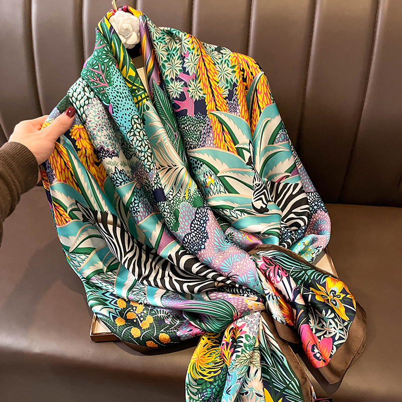 Design Satin soie châle Hijab écharpe femmes mode été crème solaire plage étole enveloppes Bufanda femme foulard Echarpe nouveau