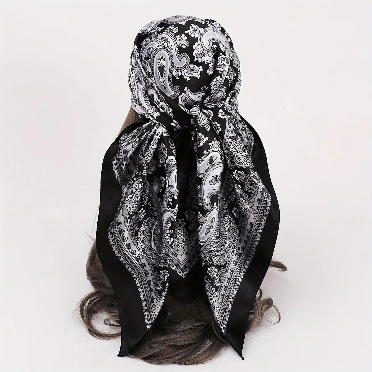 Nouveau Foulard Carré Imprimé Paisley 2026 en Satin Doux, Bandana Coupe-Vent, Châle Décontracté, Imitation Soie, Serviette de Plage de Voyage