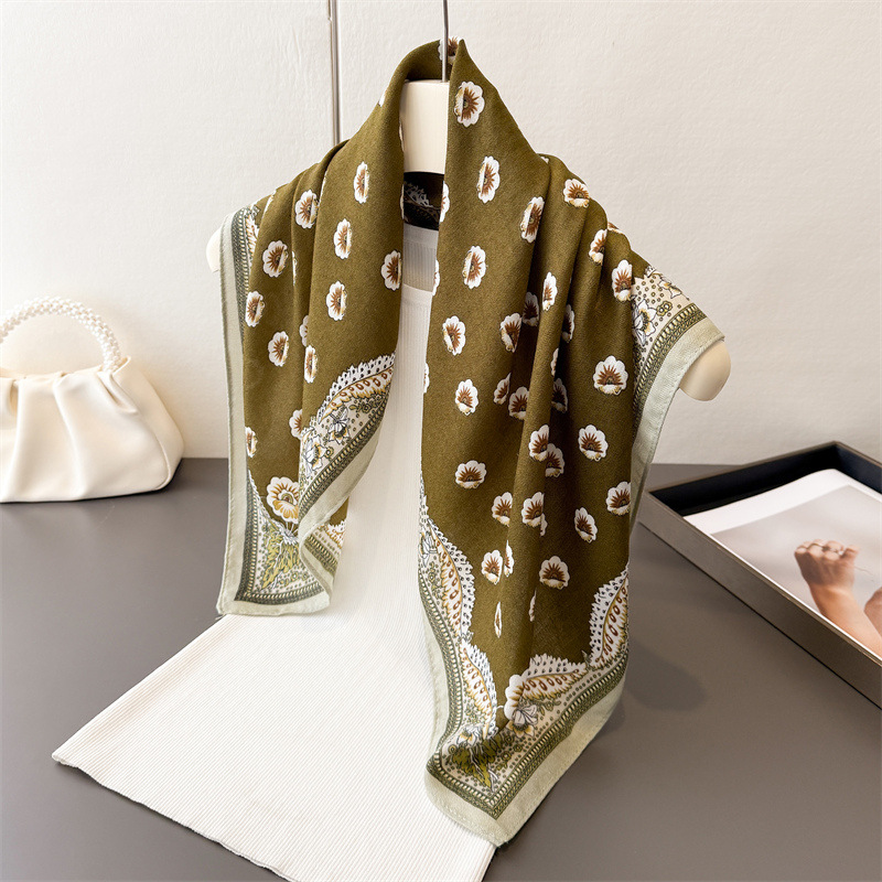 Foulard carré imprimé tendance pour femmes, écharpe de cou en coton et velours, châle chaîne élégante, Bandanas pour dames, Hijab