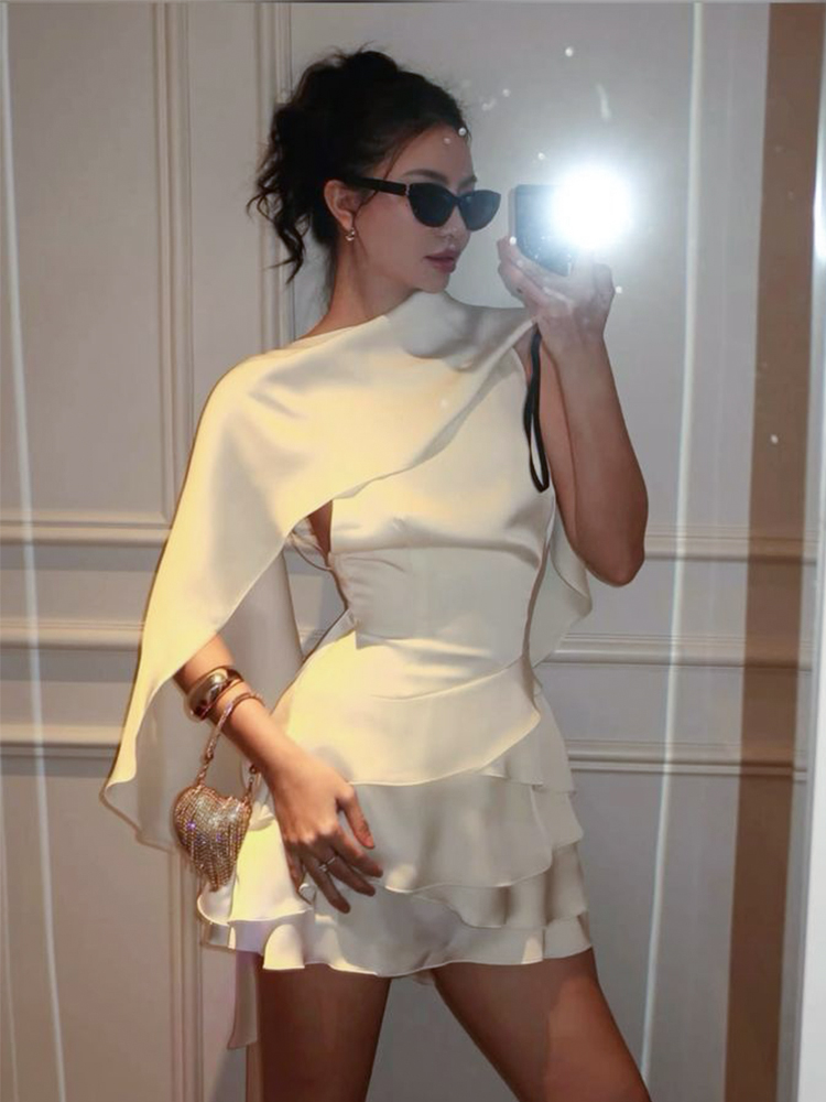 Robe Courte Élégante en Satin Blanc avec Cape, Sexy, Dos Nu, Style Châle, à Volants, pour Femme, Idéale pour Invitée de Mariage et Soirée, Nouvelle Collection 2026