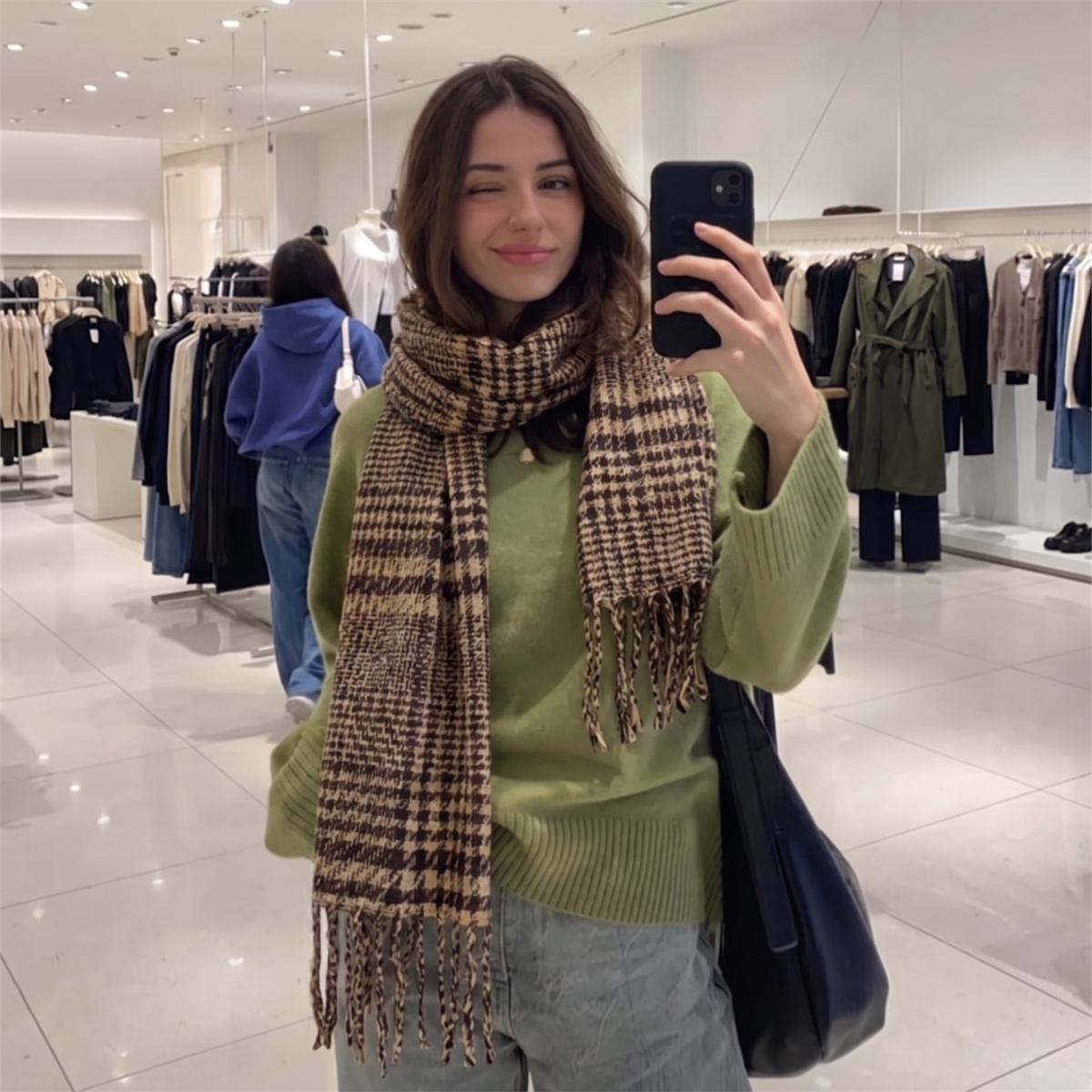 Écharpe à carreaux pour femmes, douce imitation cachemire, écharpe à franges, motif classique à petites carreaux, châle chaud d'hiver, tendance.