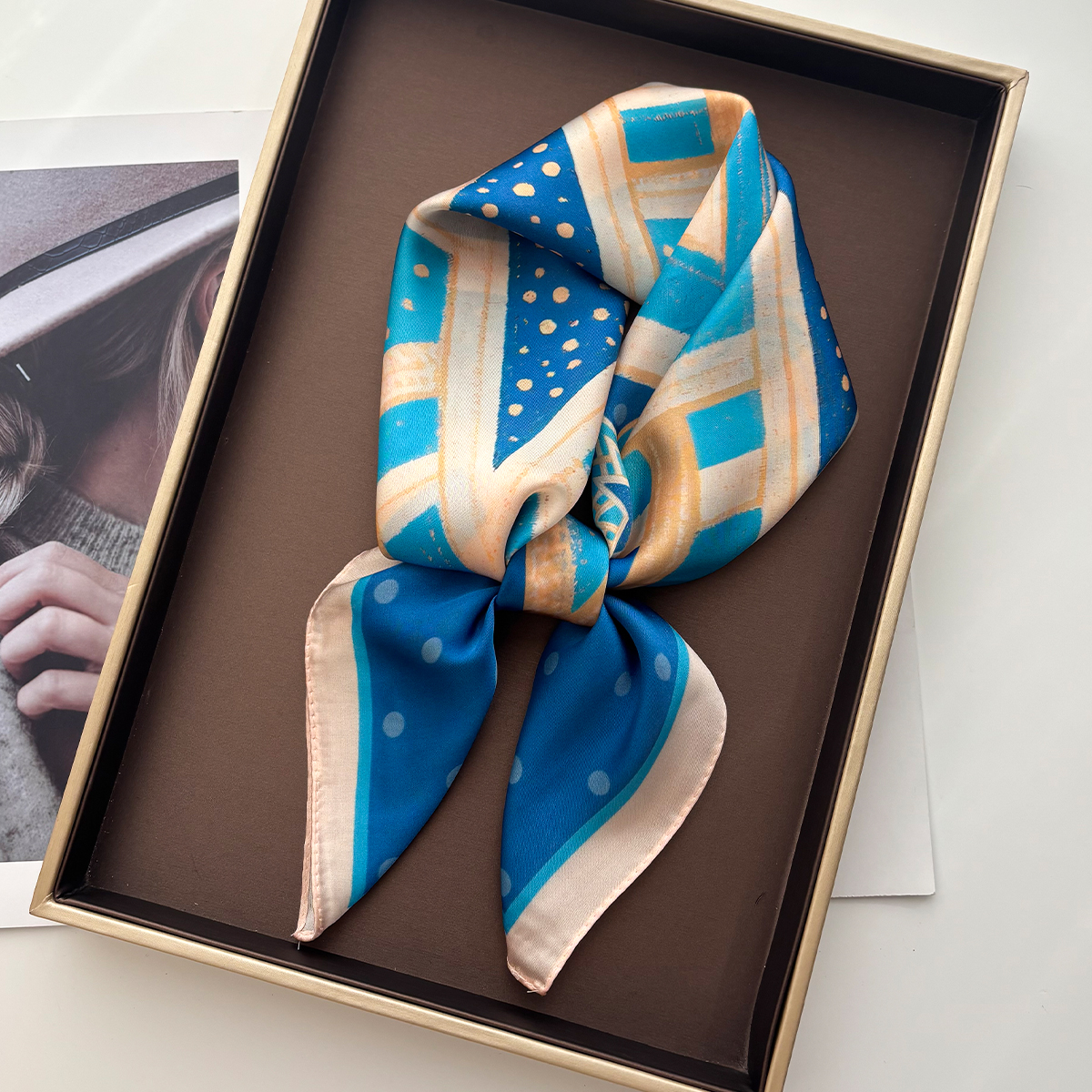 Foulard carré en soie imprimé Imitation pour femmes, Bandana, châle pour dames, attaches pour cheveux, nouvelle collection 2026