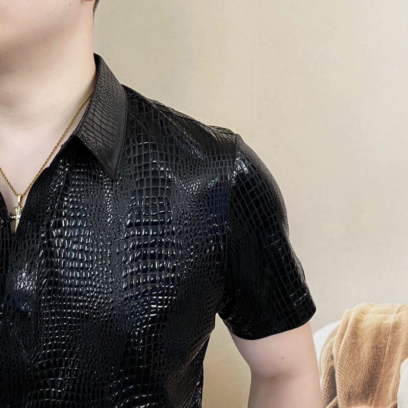 Chemise d'été pour homme à manches courtes brillante, tendance, respirante, décontractée, coupe ajustée, streetwear, vêtements de luxe pour homme
