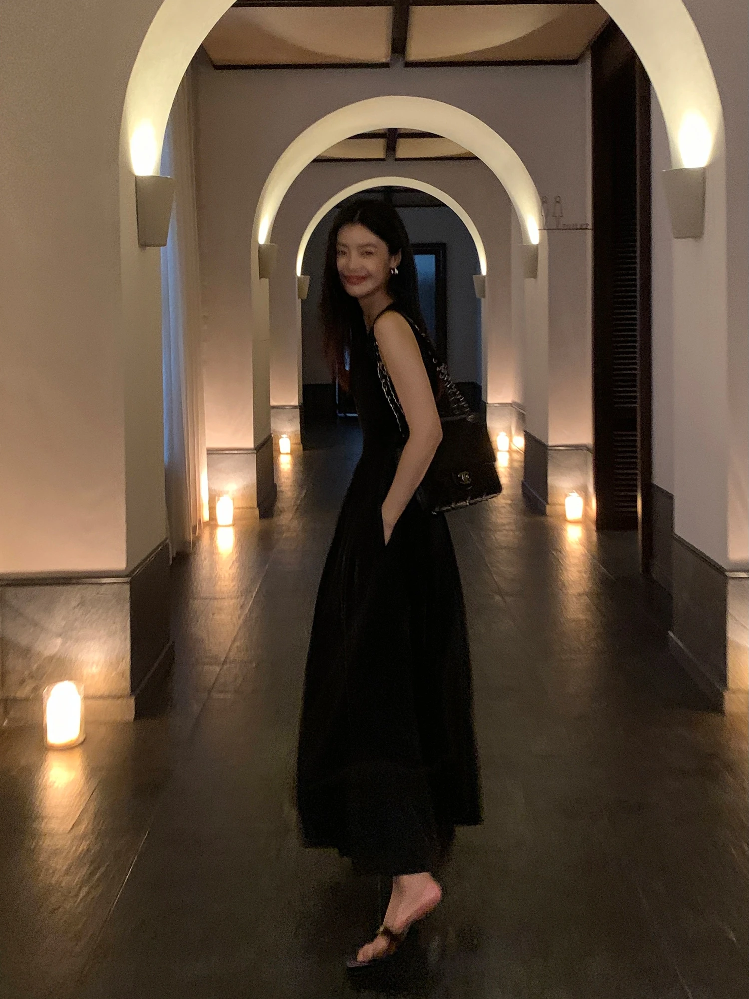 Robe Midi Chic Y2K Femme Printemps-Été Coupe A-Line Élégante Noire et Blanche Style Décontracté et Moulant
