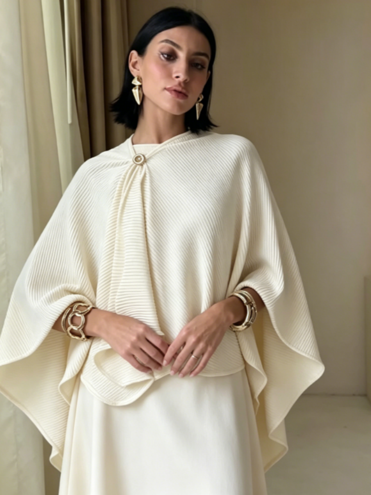 Ensemble Abaya élégant et luxueux blanc crème avec cape ample, haut et jupe longue pour femme musulmane, tenue formelle modeste pour l'Aïd, soirée, fête ou rendez-vous