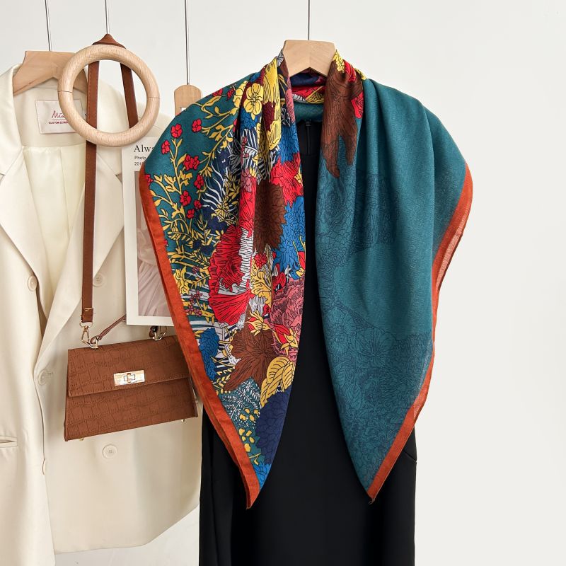 Écharpe carrée 90x90 cm pour femmes, style coréen, imprimé floral, imitation laine, châle élégant et chaud pour l'automne et l'hiver.